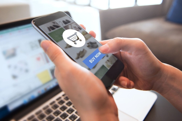 Vendere o acquistare da piattaforme di social commerce